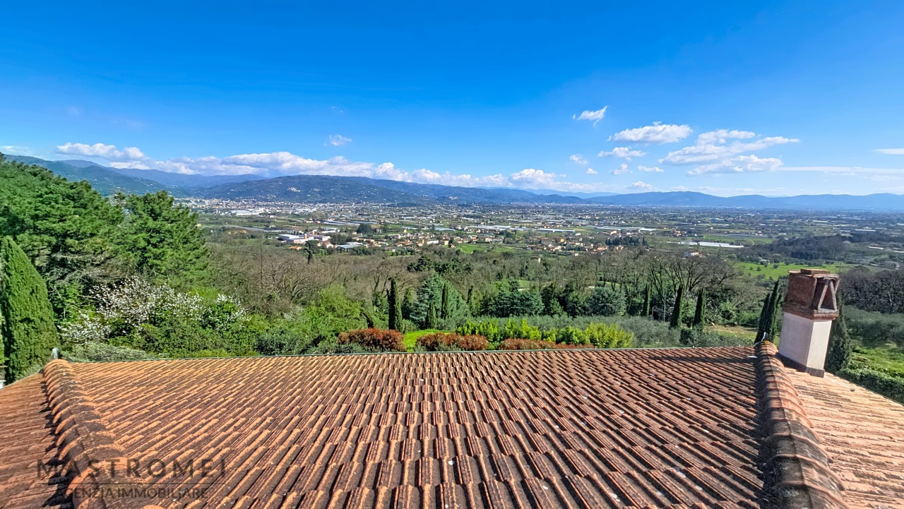 Villa con giardino in via del marginone 13, Montecarlo