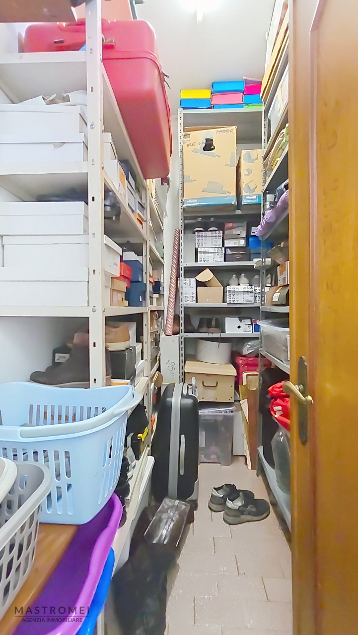 Appartamento con terrazzo in via marconi, Altopascio