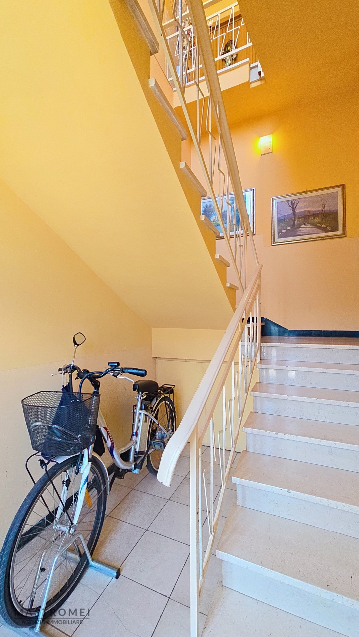 Appartamento con terrazzo in via marconi, Altopascio