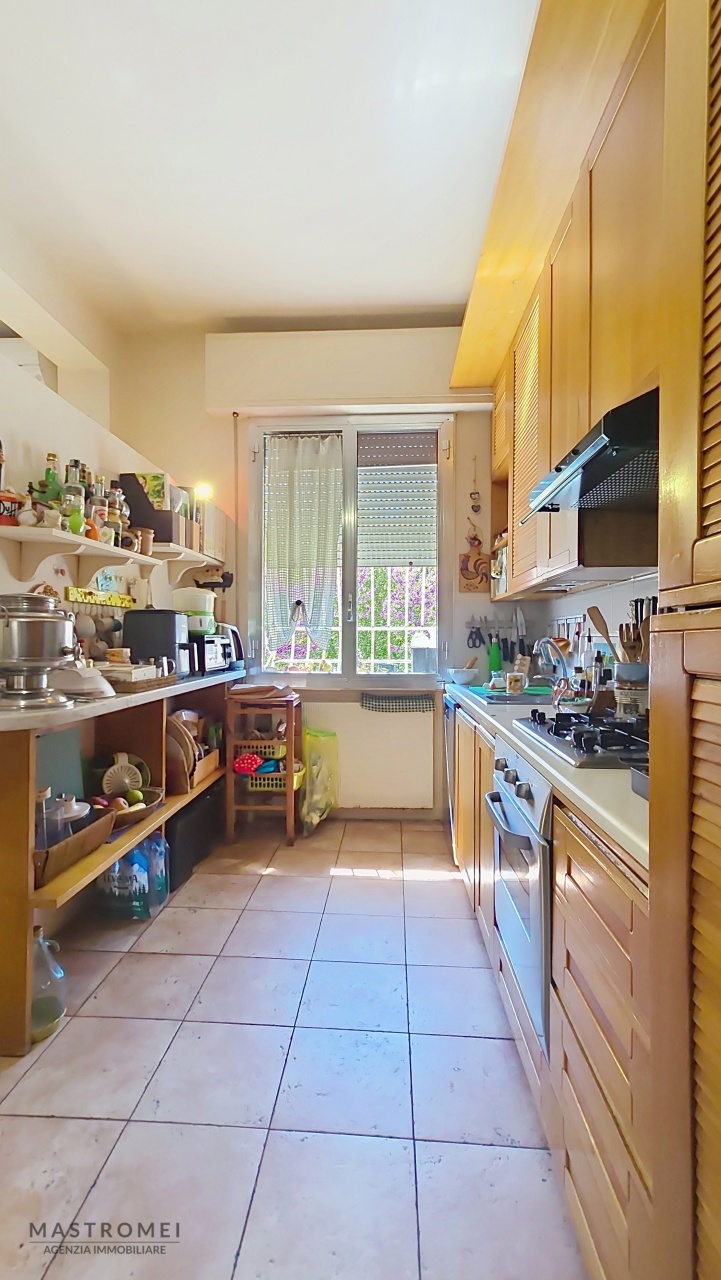 Appartamento con terrazzo in via marconi, Altopascio