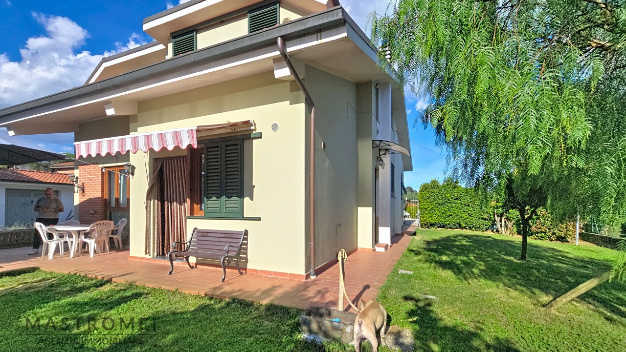 Villa con giardino in via corte nardi, Castelfranco di Sotto