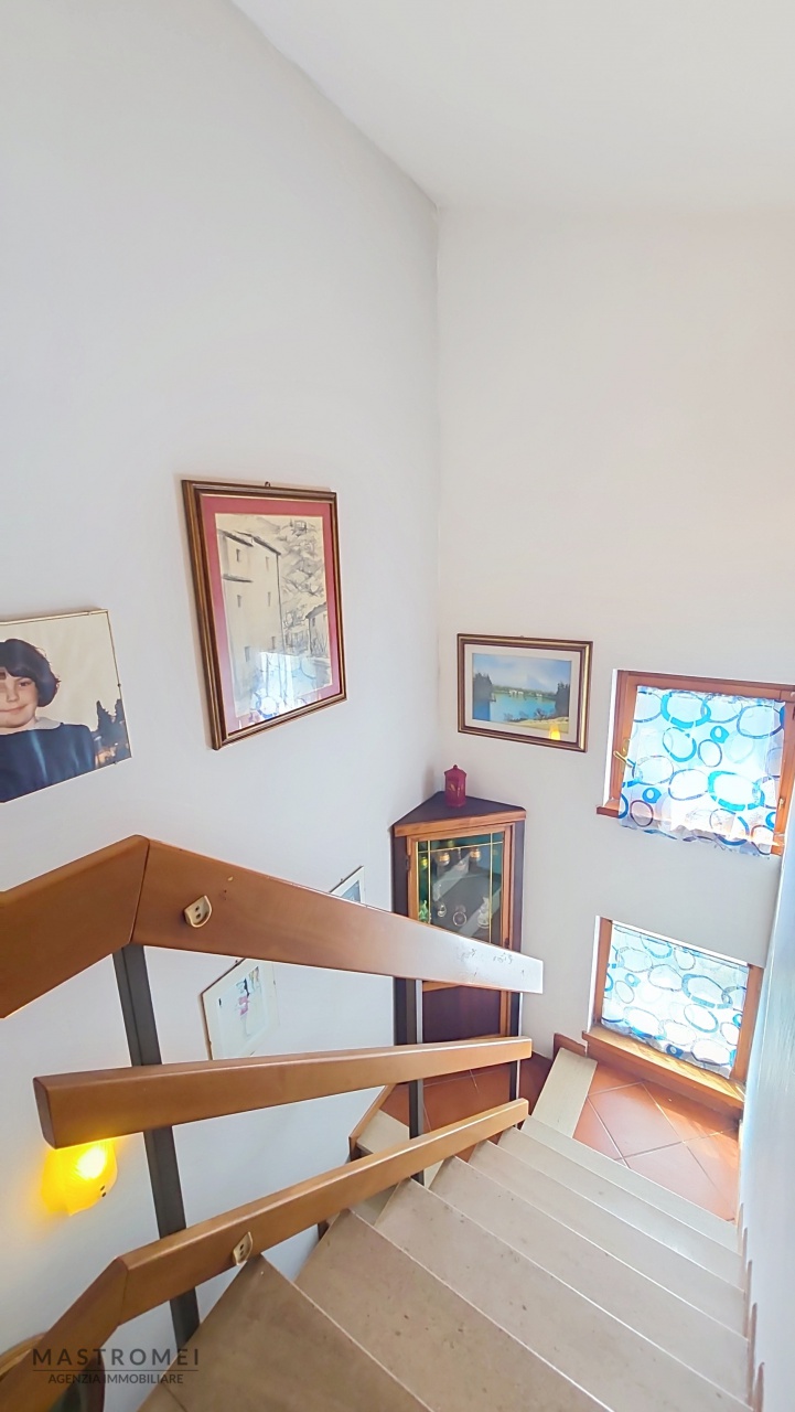 Villa con giardino in via corte nardi, Castelfranco di Sotto