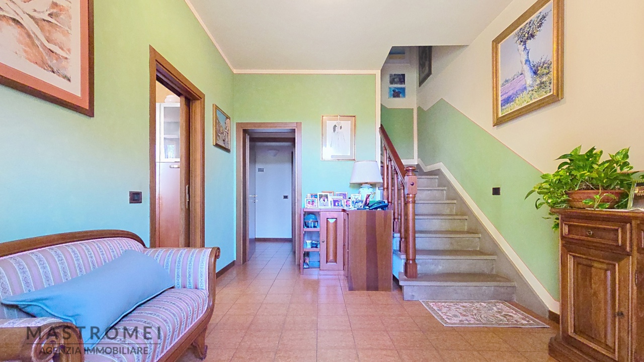 Casa indipendente con giardino in via lucchese romana, Altopascio