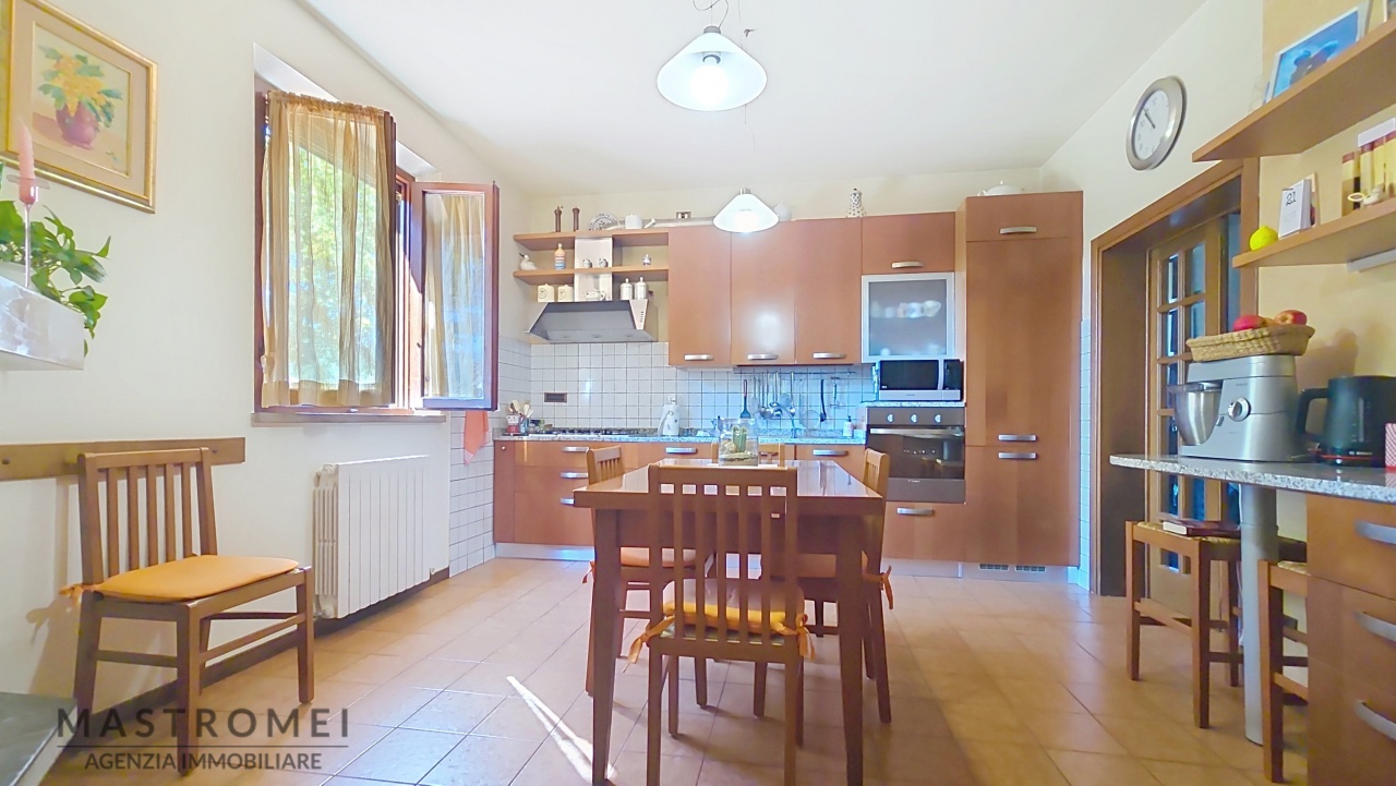 Casa indipendente con giardino in via lucchese romana, Altopascio