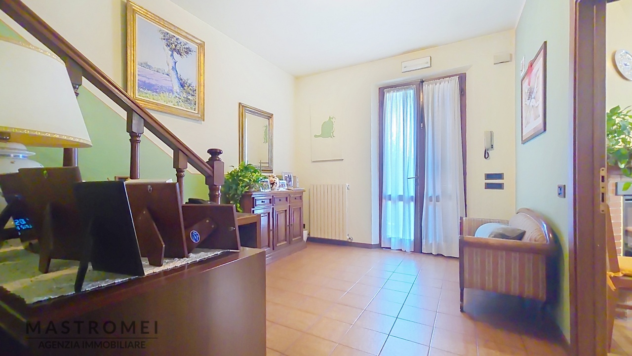 Casa indipendente con giardino in via lucchese romana, Altopascio