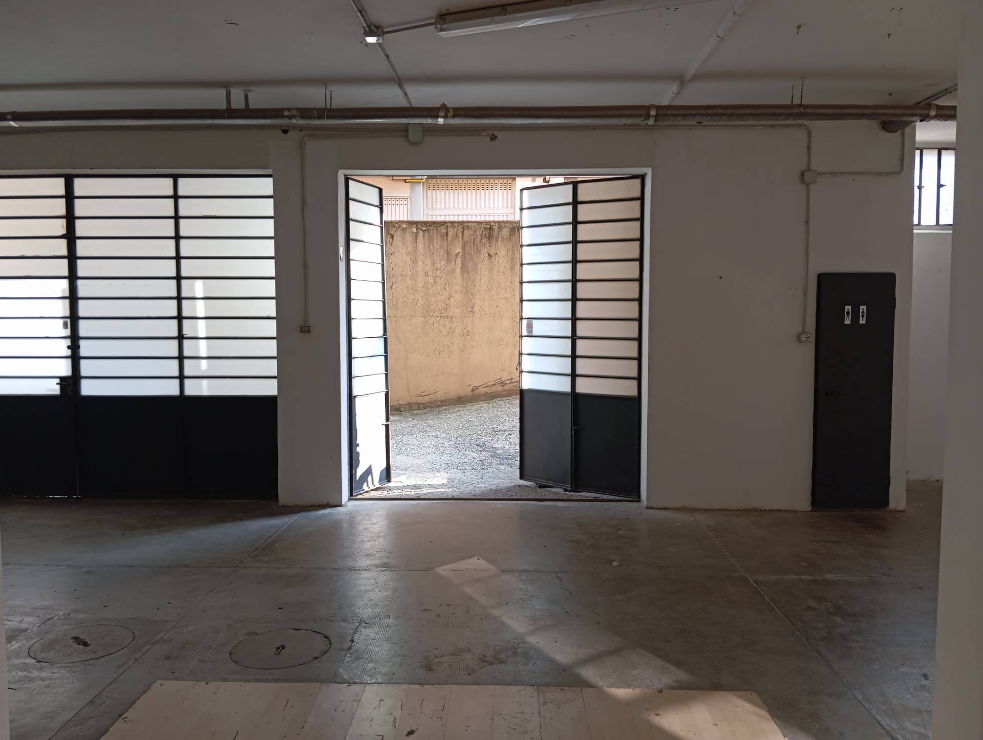 Magazzino in affitto a Prato