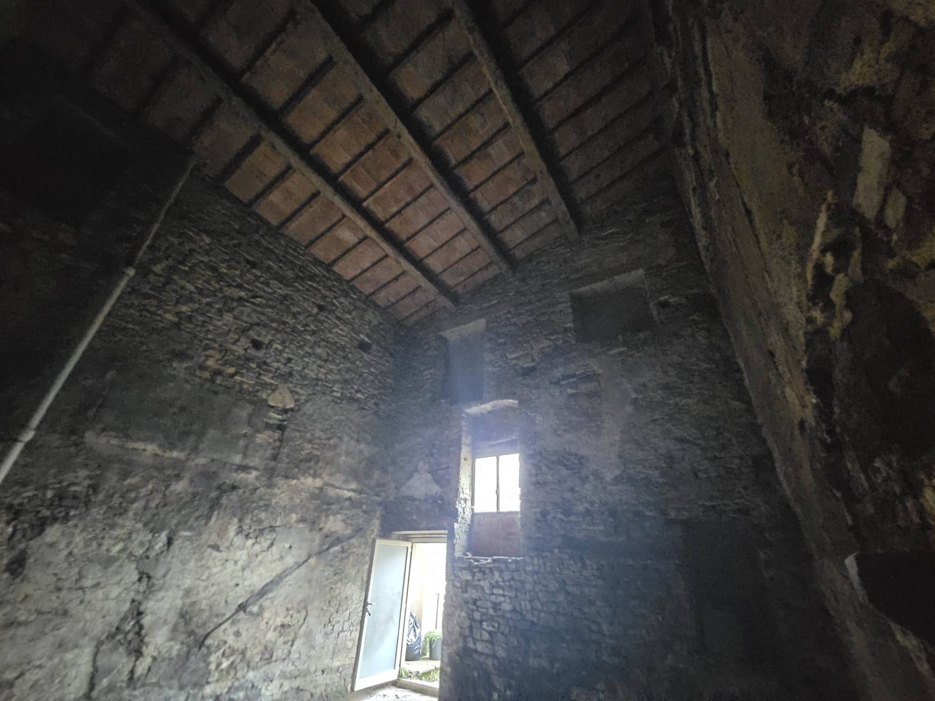 Magazzino in vendita a Calenzano, Croci di Calenzano