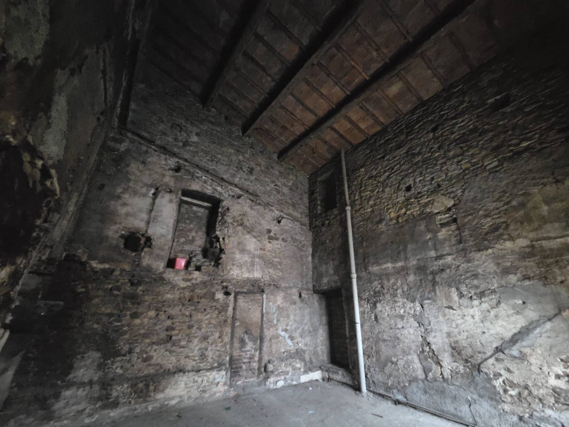 Magazzino in vendita a Calenzano, Croci di Calenzano