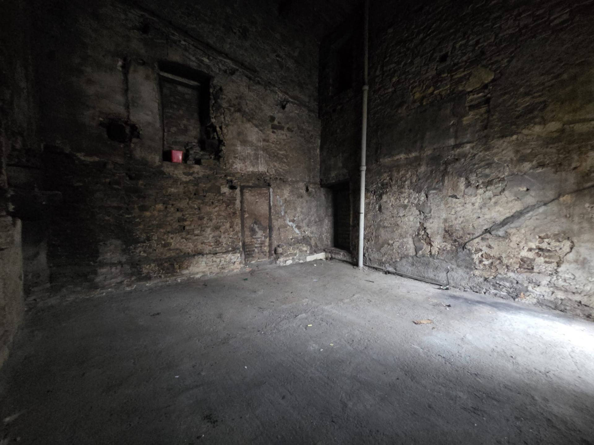 Magazzino in vendita a Calenzano, Croci di Calenzano