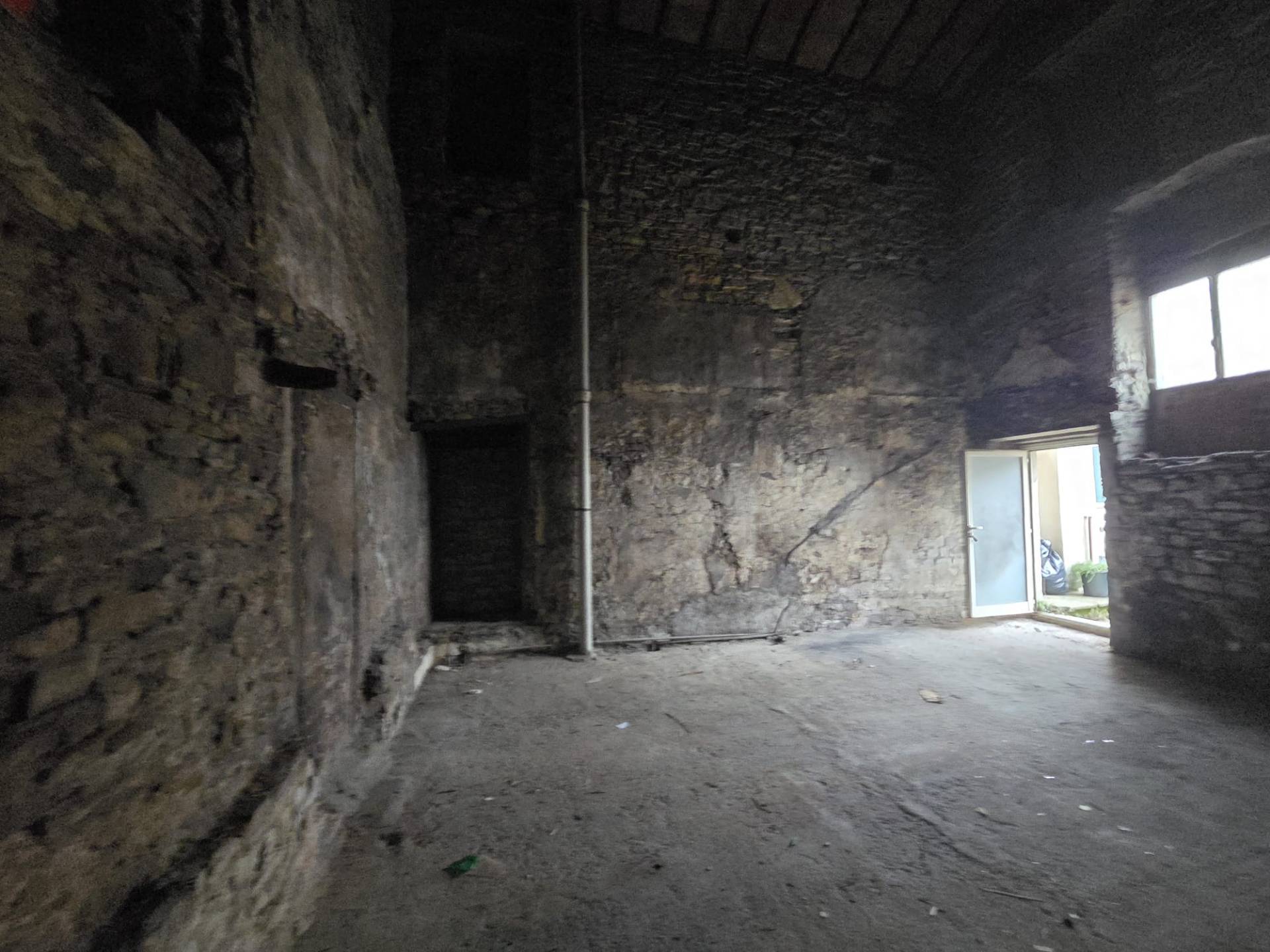 Magazzino in vendita a Calenzano, Croci di Calenzano