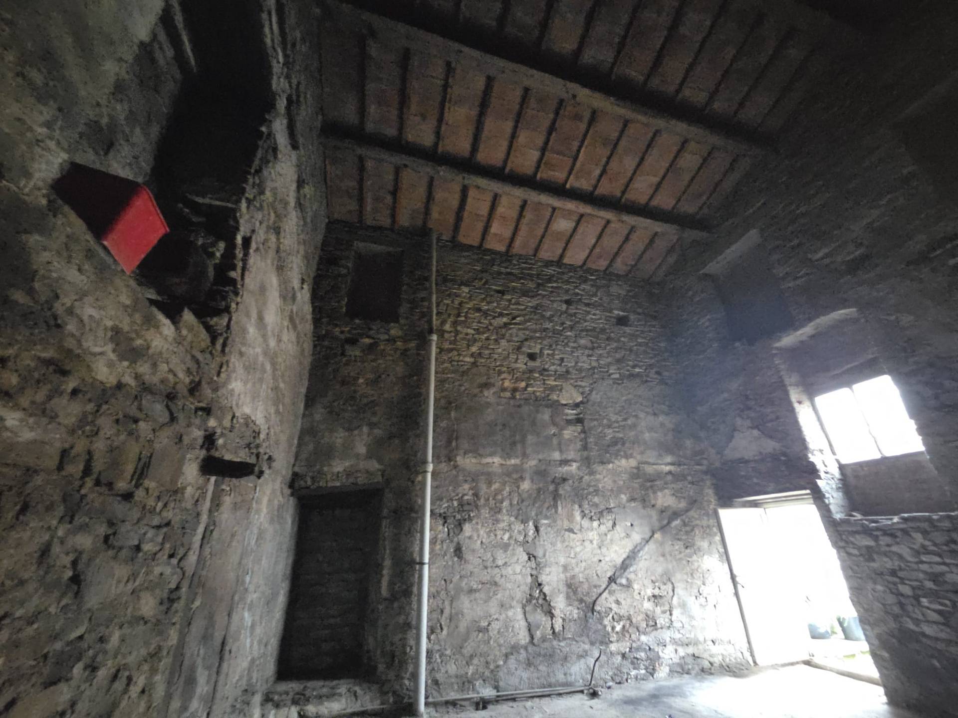 Magazzino in vendita a Calenzano, Croci di Calenzano