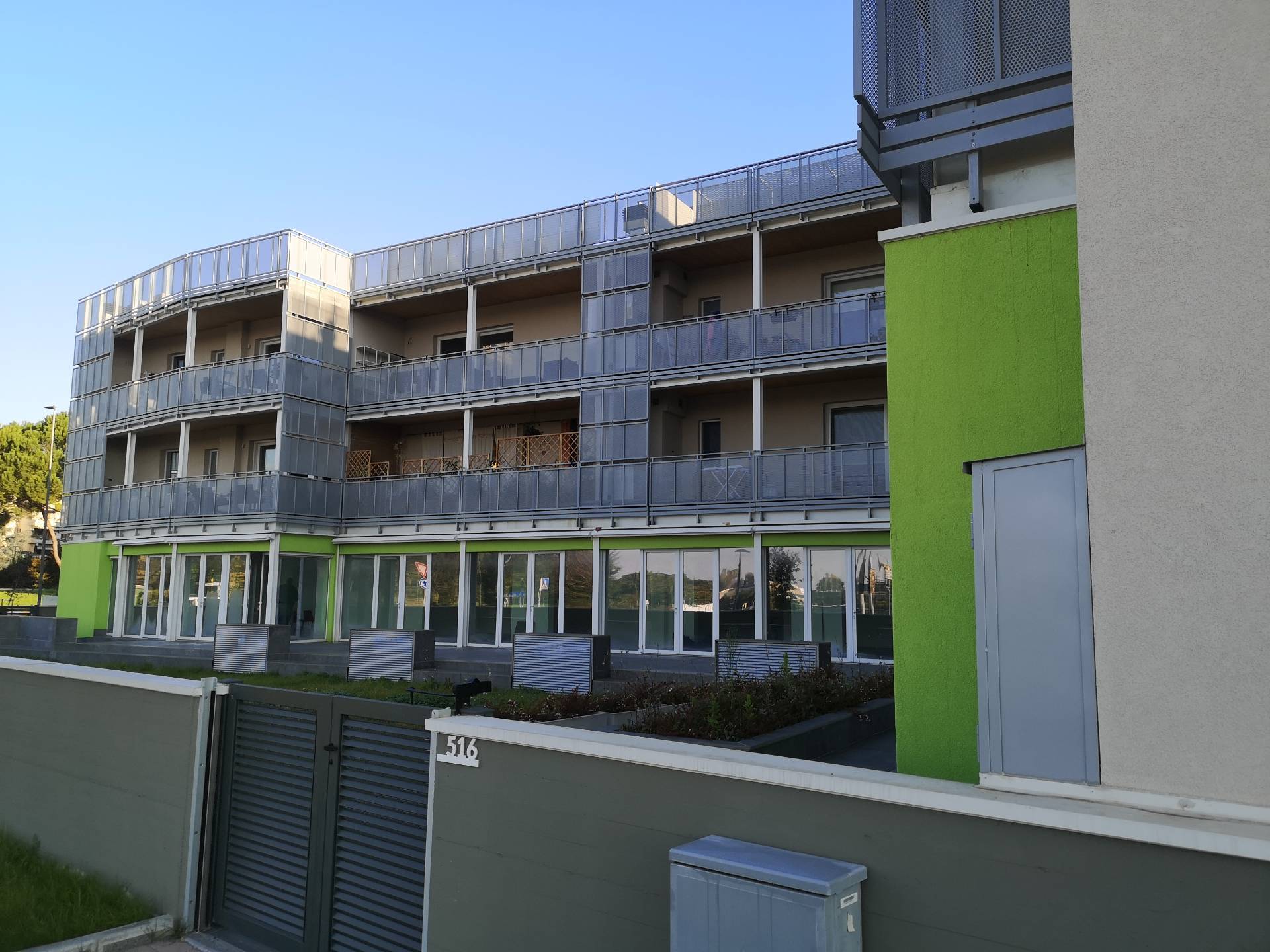 Locale commerciale in vendita a Sesto Fiorentino