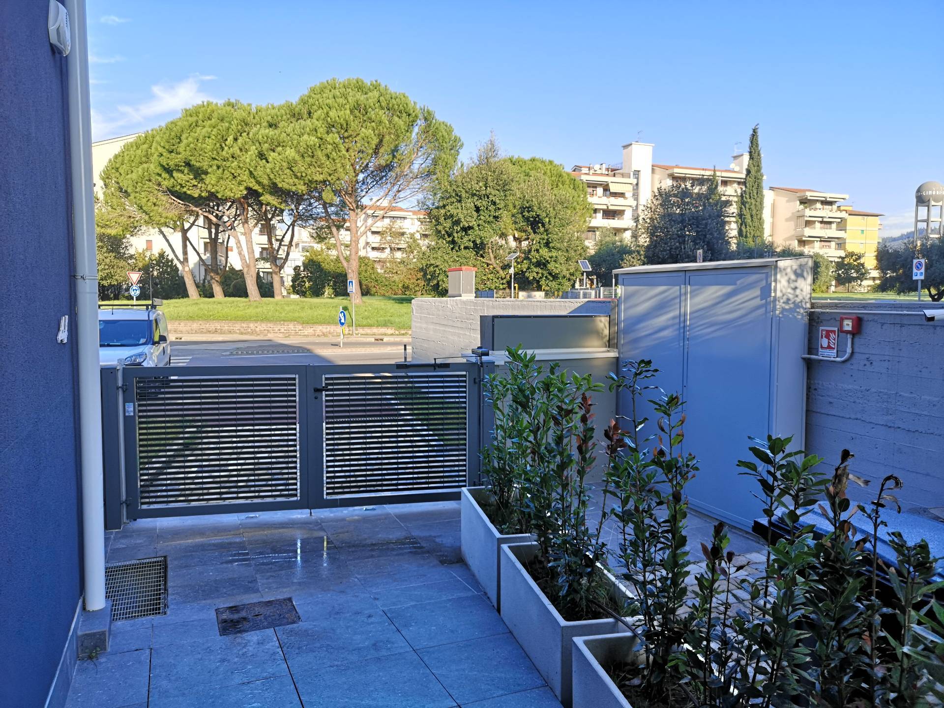 Locale commerciale in vendita a Sesto Fiorentino