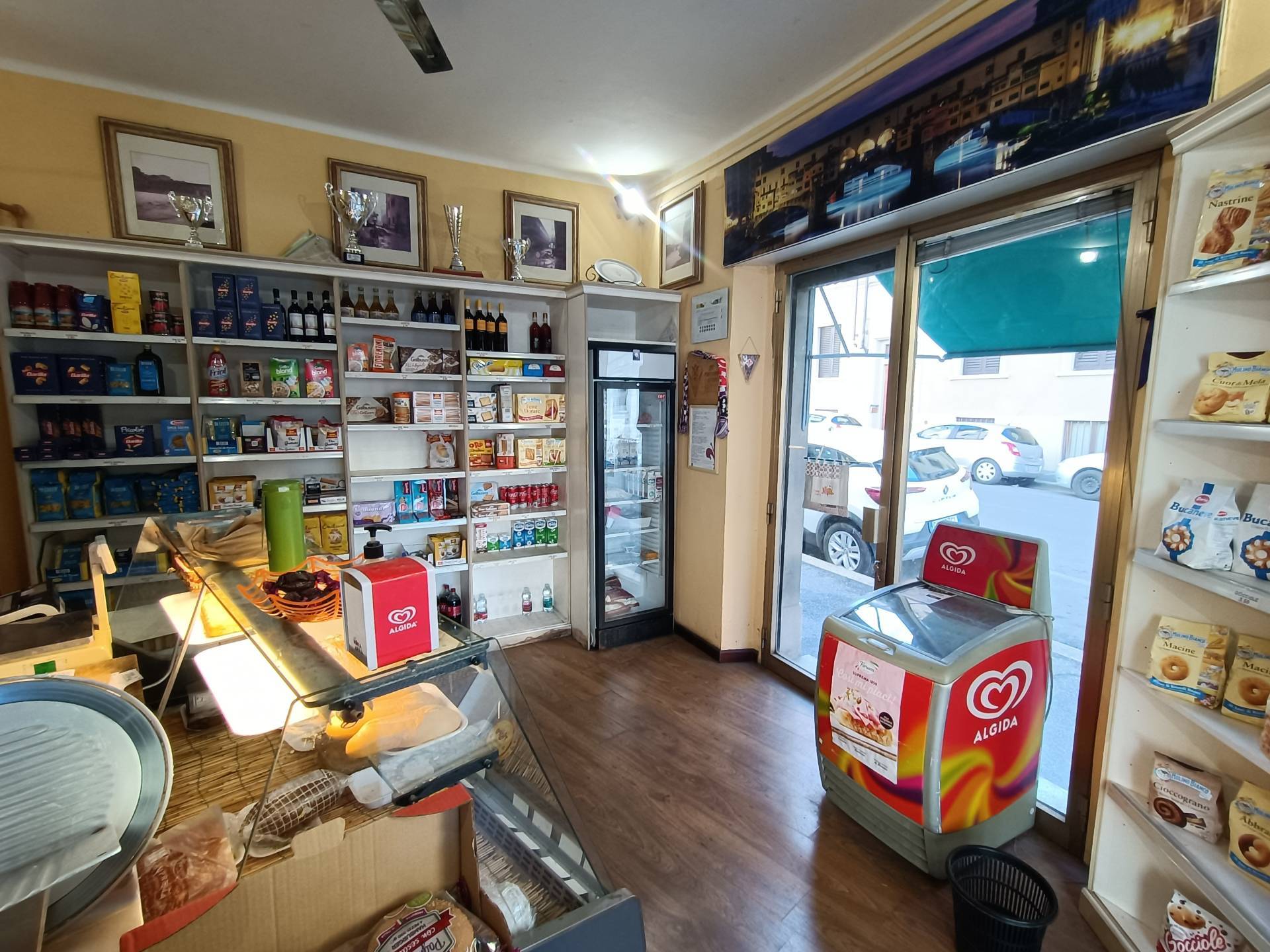 Locale commerciale in vendita a Firenze, Vittorio Emanuele