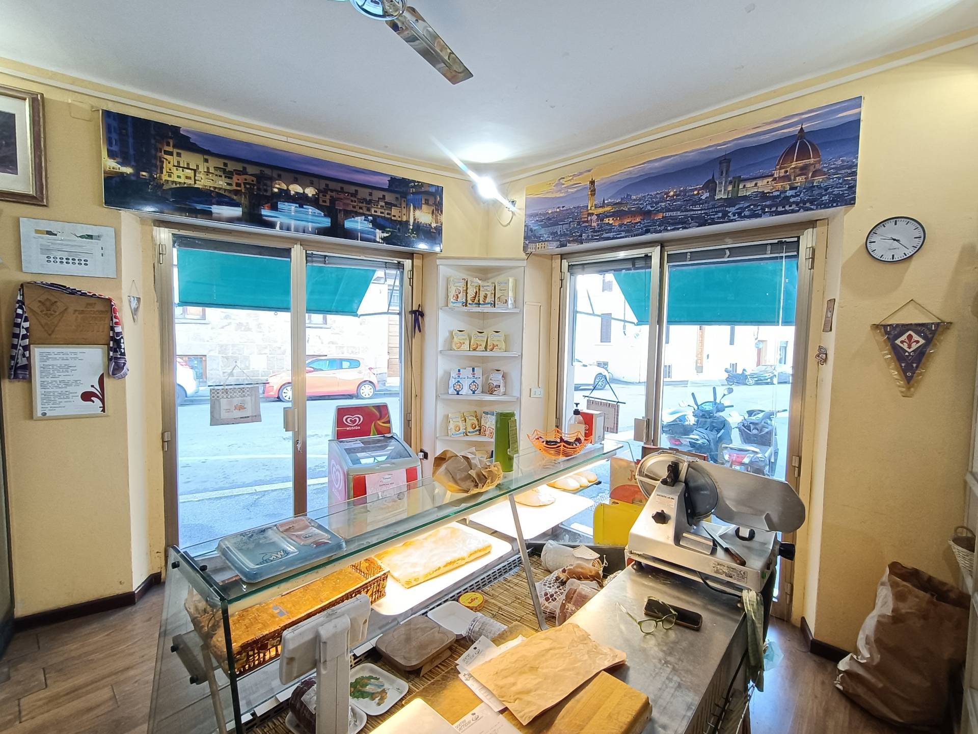 Locale commerciale in vendita a Firenze, Vittorio Emanuele