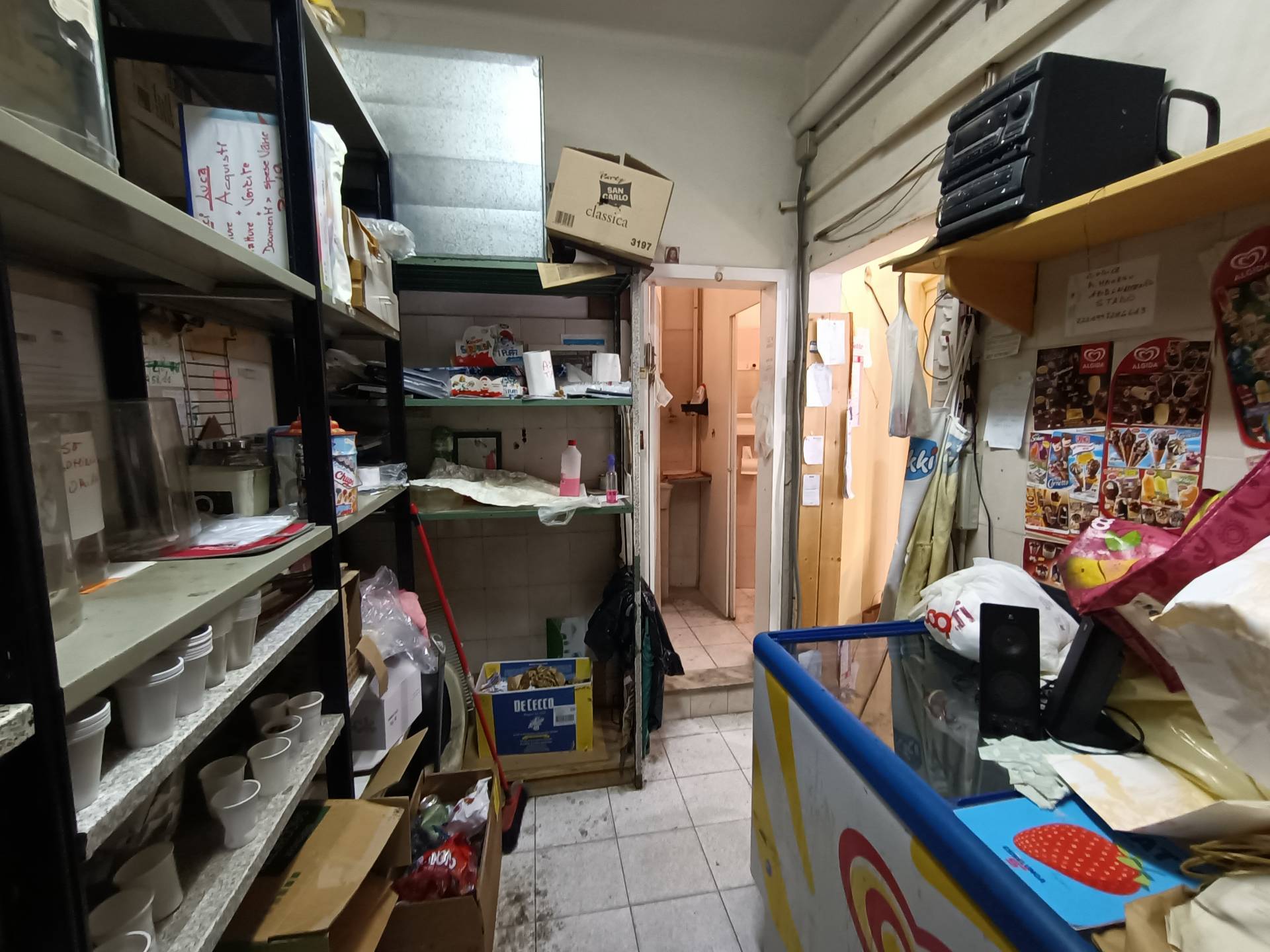 Locale commerciale in vendita a Firenze, Vittorio Emanuele