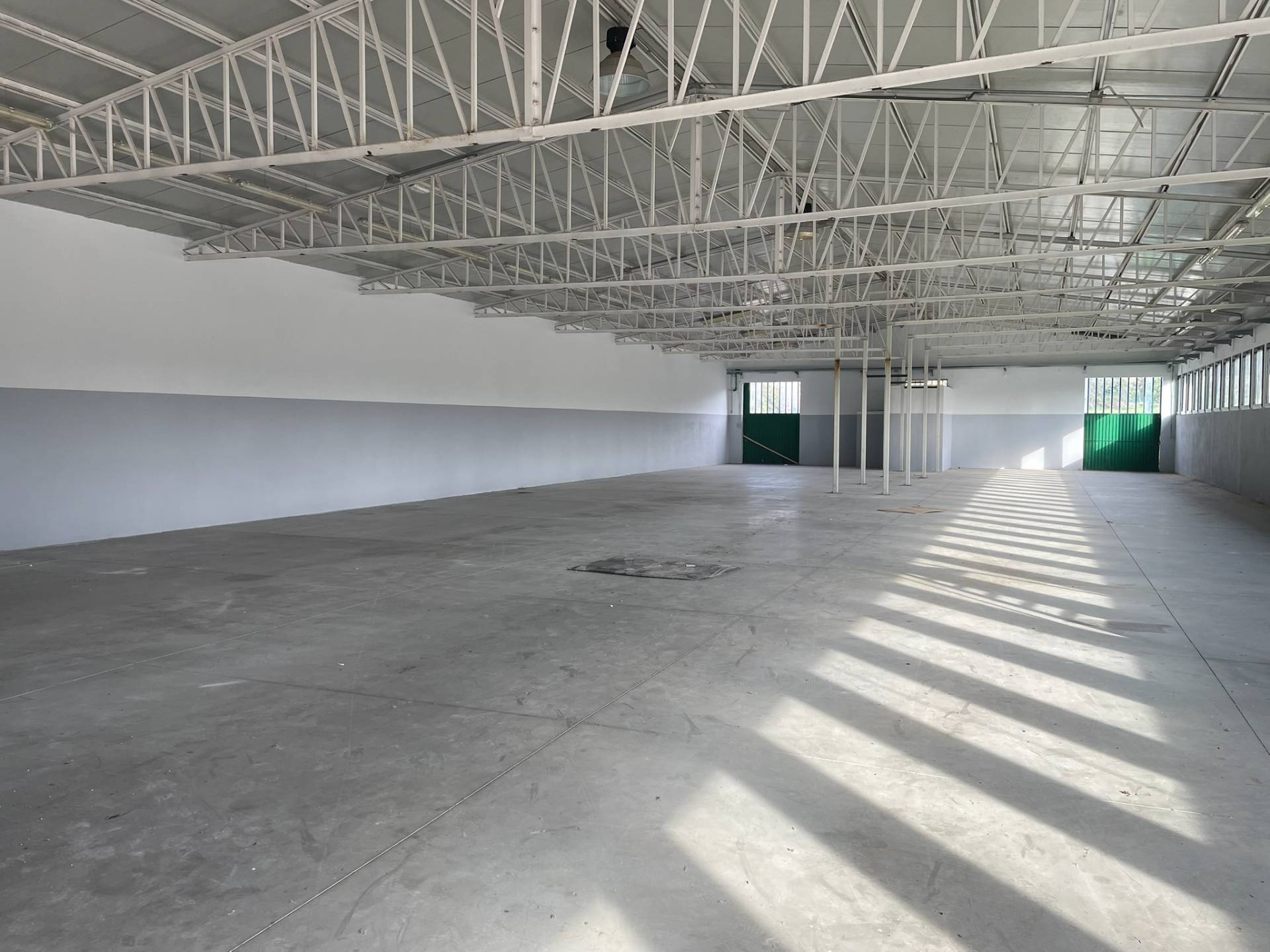 Capannone in vendita a Calenzano