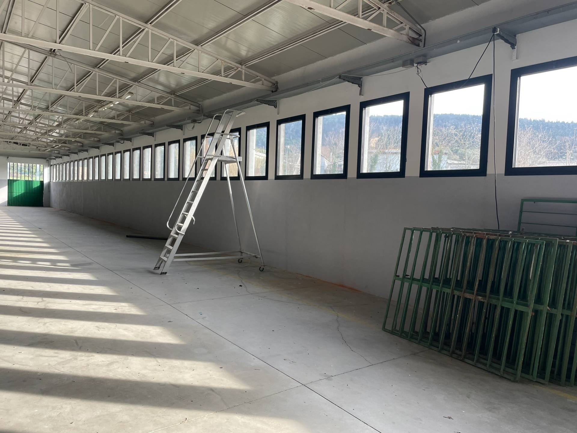 Capannone in vendita a Calenzano