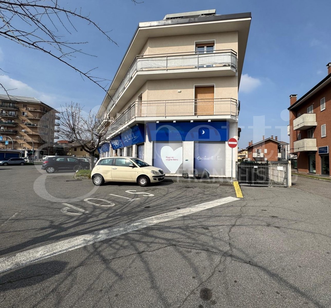 Negozio in affitto a Garbagnate Milanese
