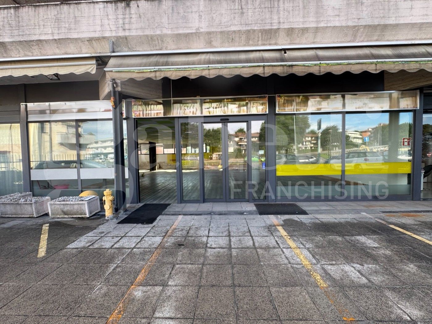 Negozio in affitto a Mozzo