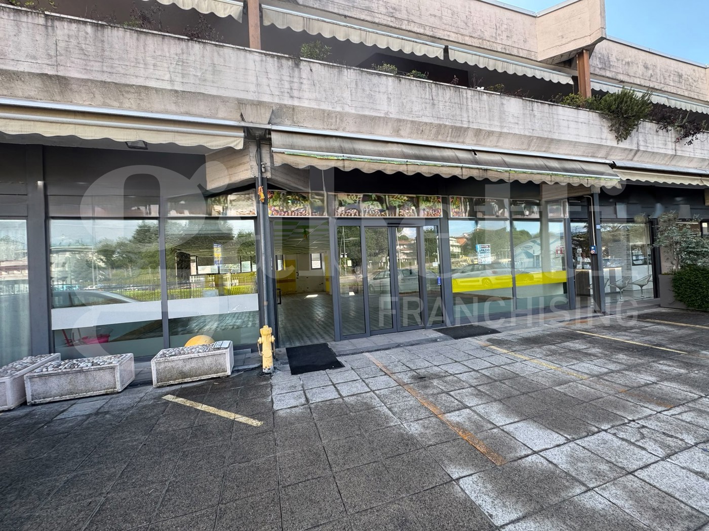 Negozio in affitto a Mozzo