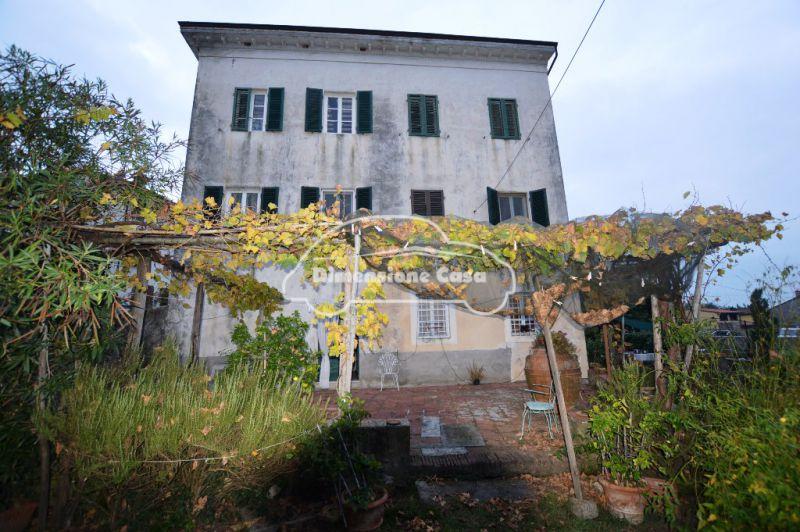 Villa con giardino, Capannori san ginese