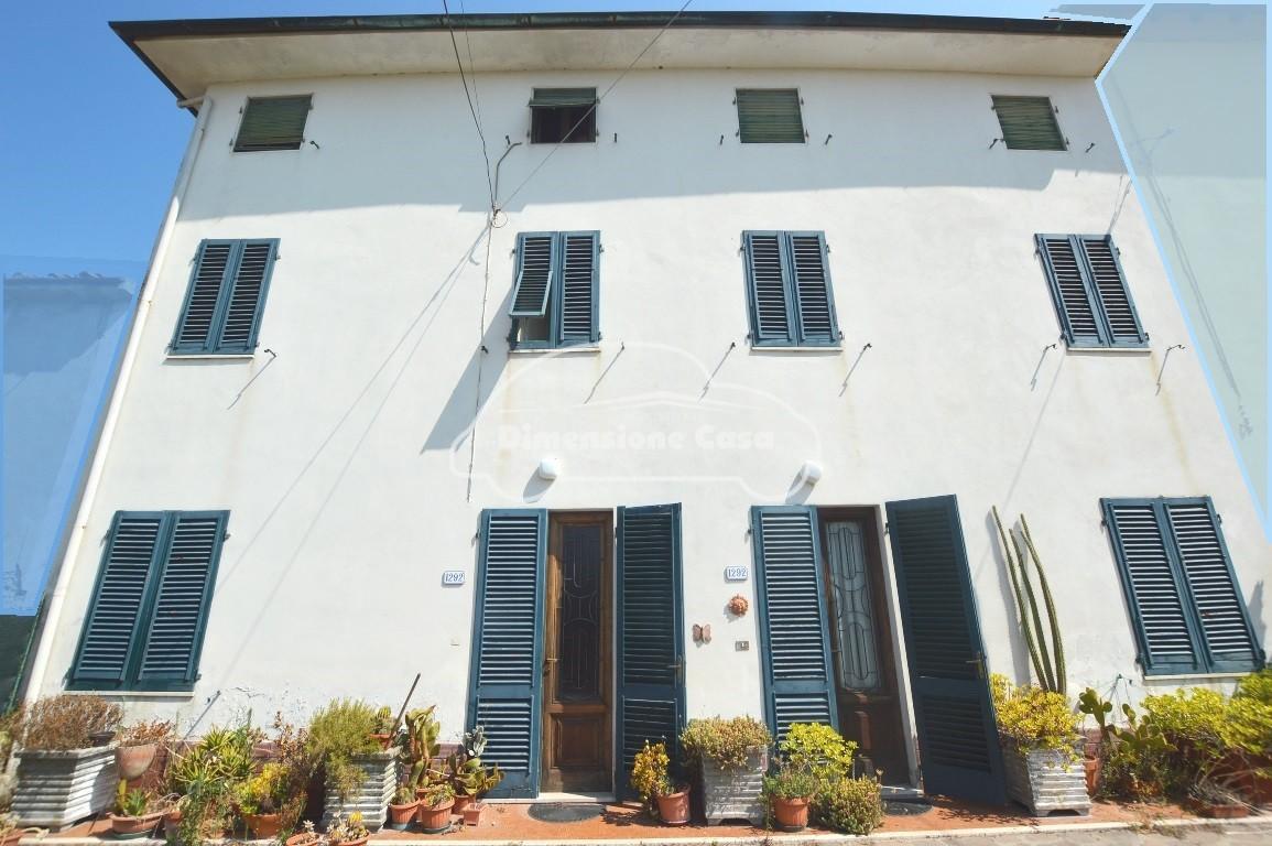 Casa indipendente con terrazzo, Lucca antraccoli