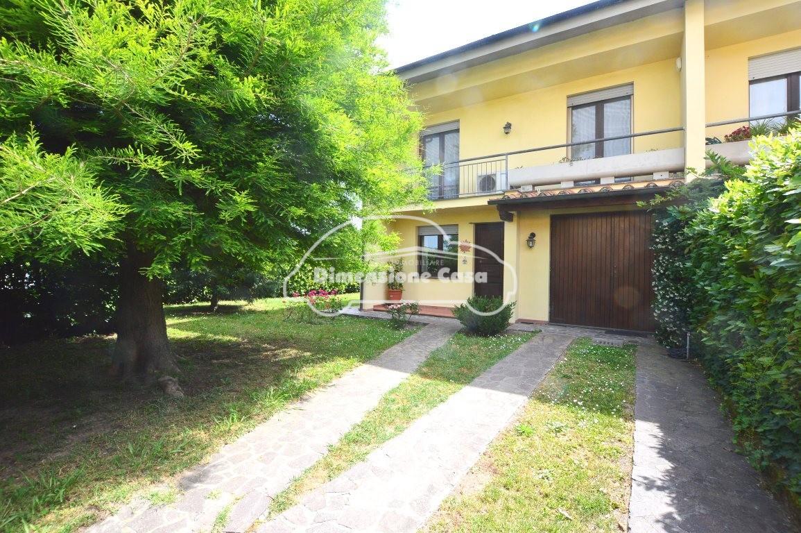 Villa con giardino, Lucca antraccoli