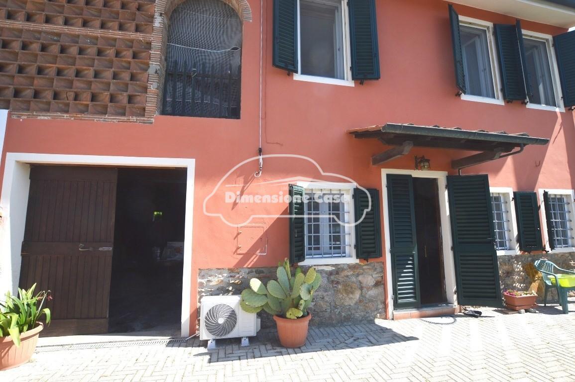 Casa indipendente con giardino a Capannori