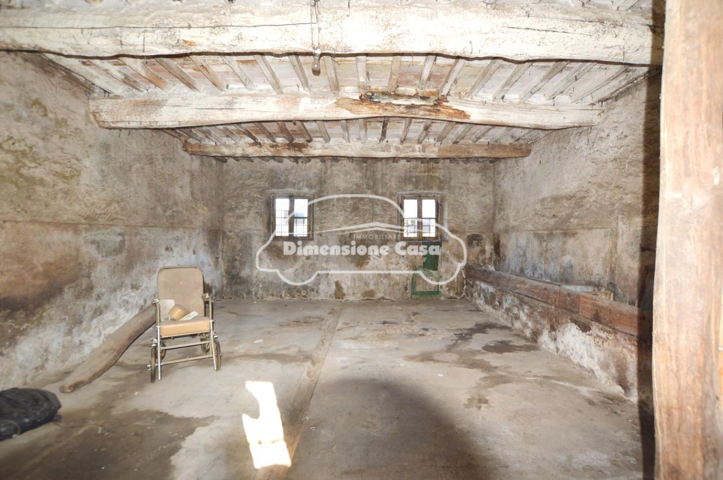 Casa indipendente da ristrutturare, Lucca mugnano