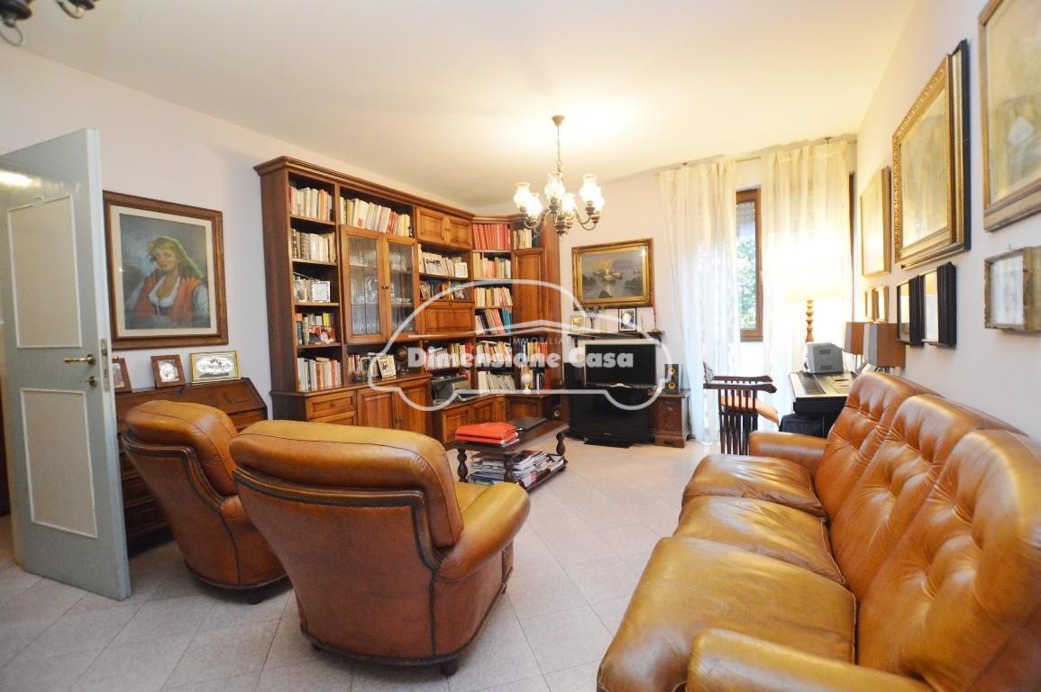 Appartamento con terrazzo, Lucca san vito