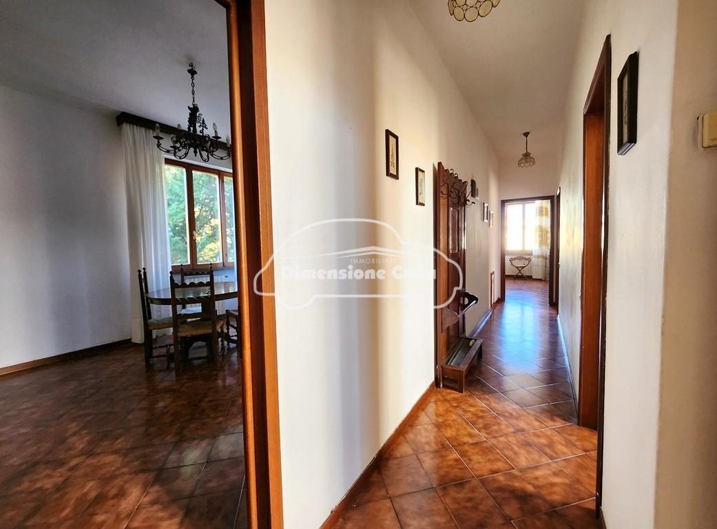 Quadrilocale in vendita, Lucca arancio