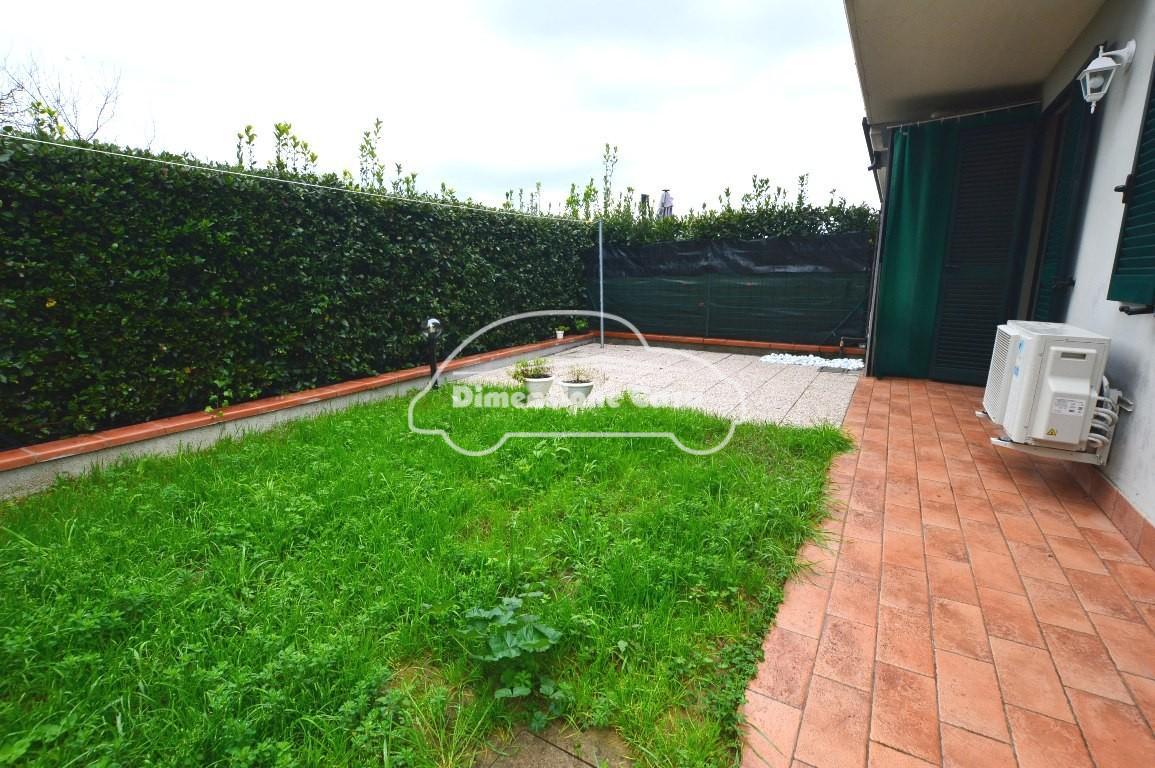 Trilocale con giardino, Lucca san pietro a vico