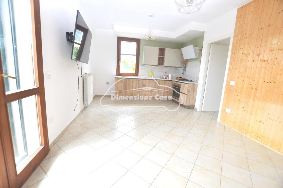 Trilocale con giardino, Lucca san pietro a vico