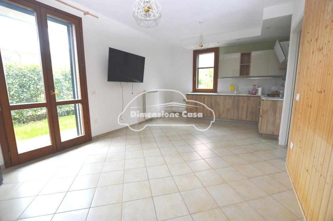 Trilocale con giardino, Lucca san pietro a vico