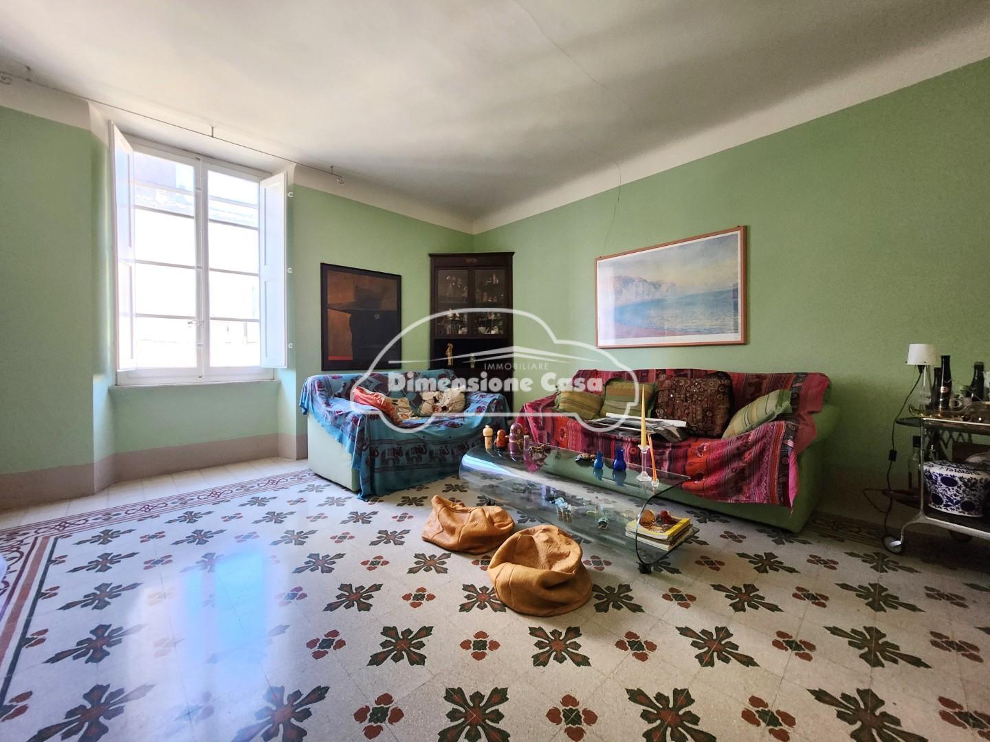 Appartamento in vendita, Lucca centro storico