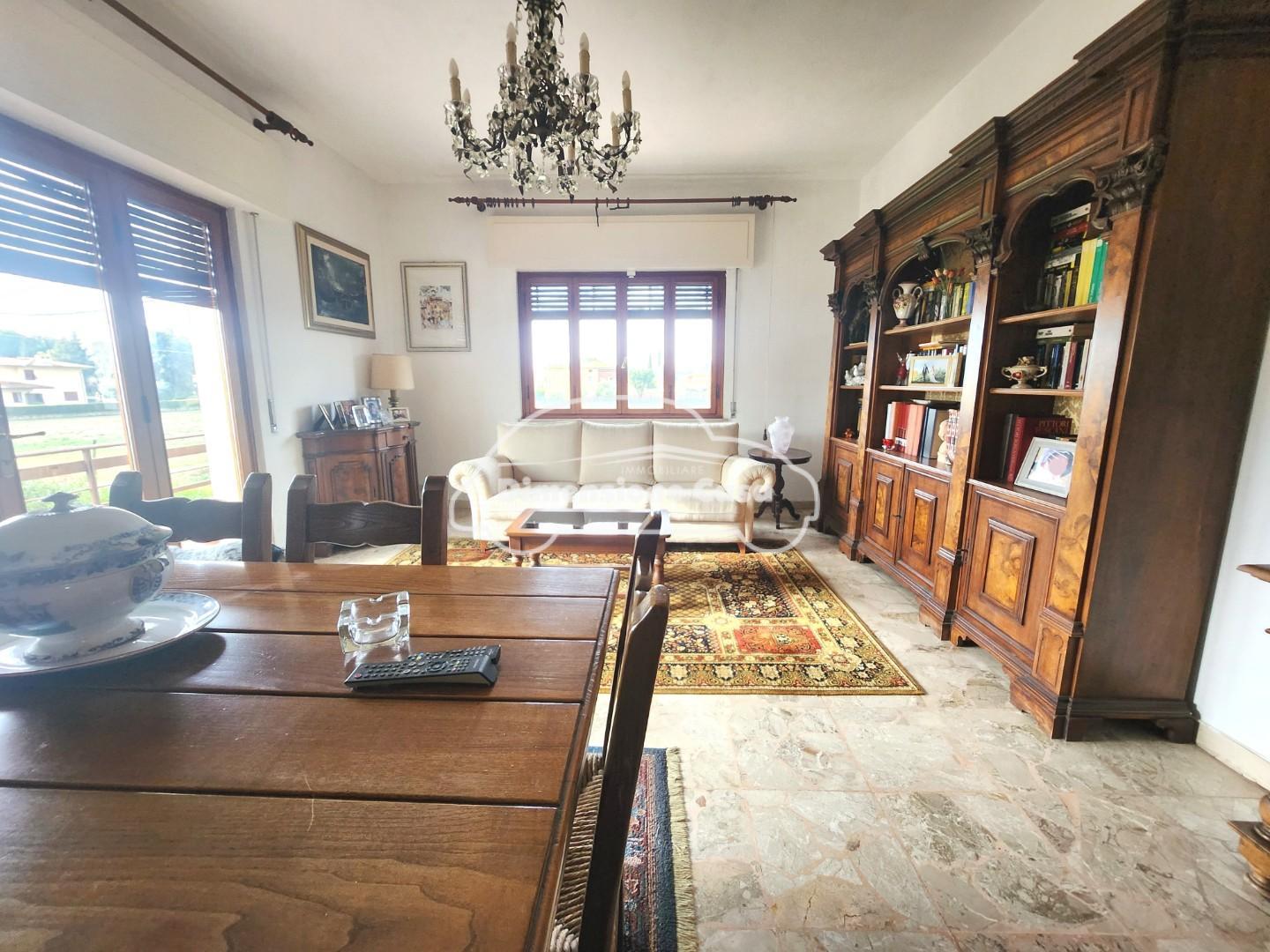 Villa Bifamiliare con giardino, Lucca santissima annunziata