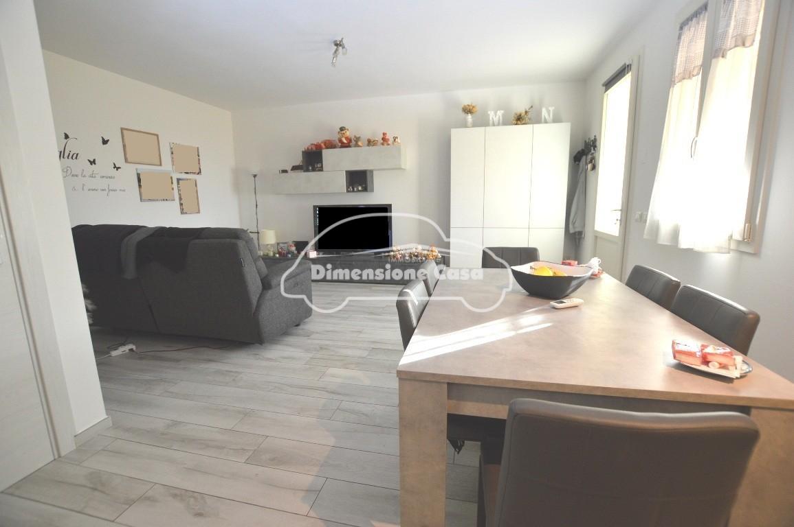 Trilocale con terrazzo a Porcari