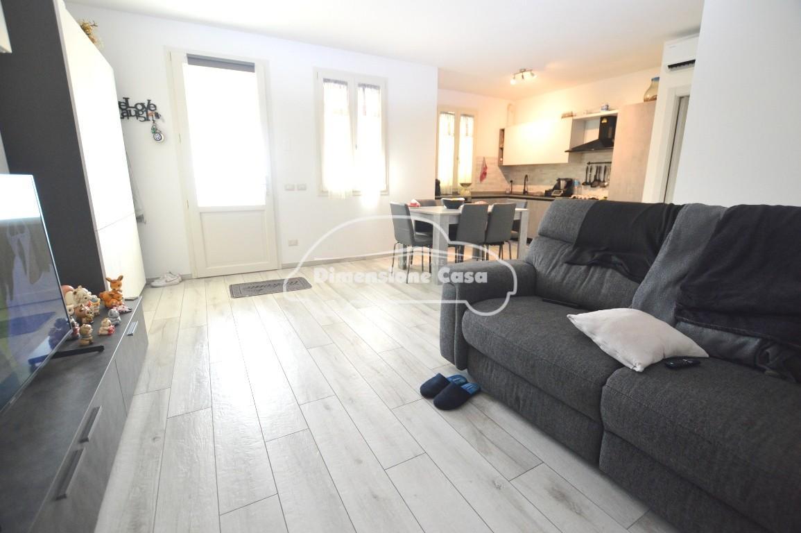 Trilocale con terrazzo a Porcari