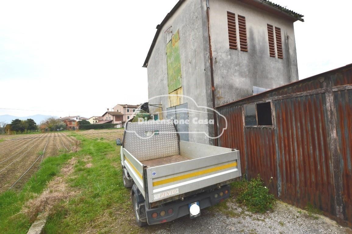 Rustico con giardino, Lucca san pietro a vico