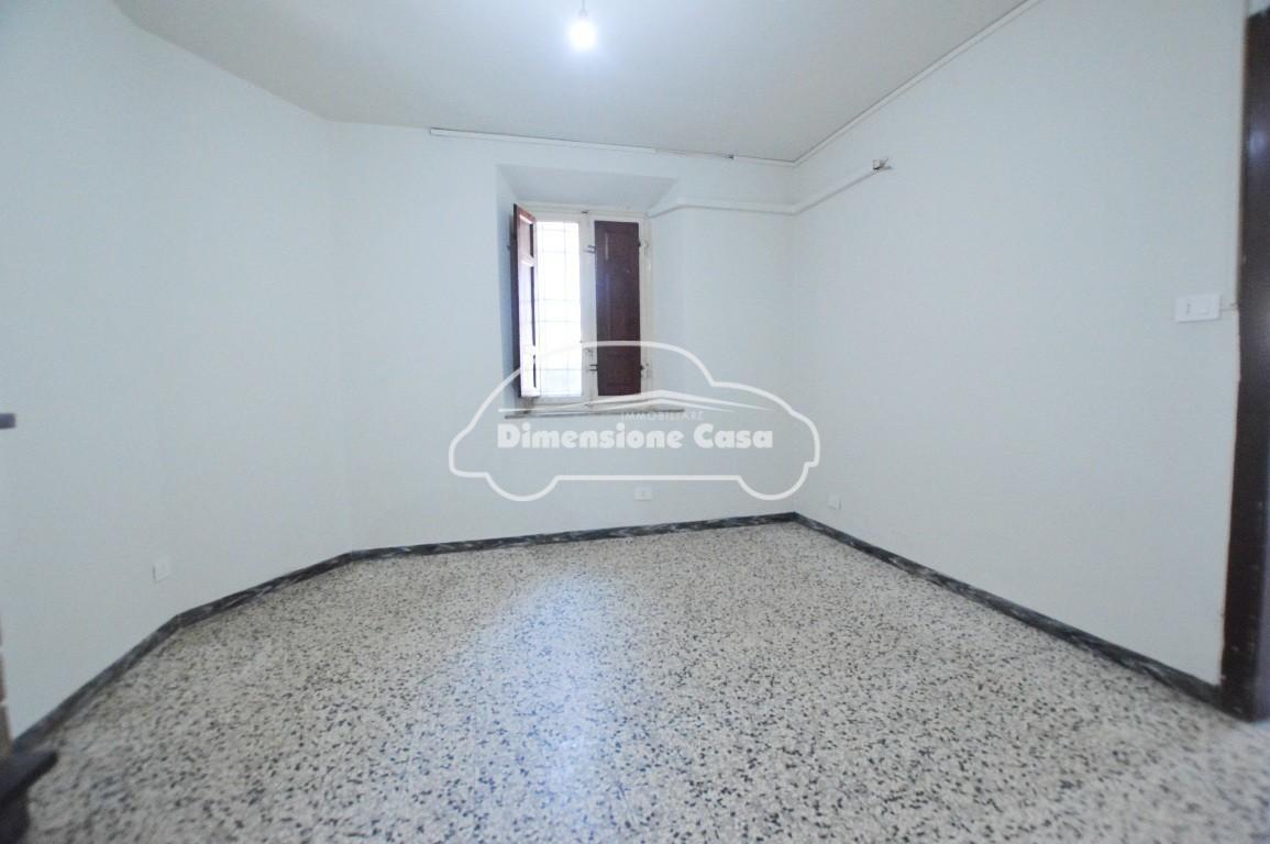 Villa con giardino, Lucca montuolo