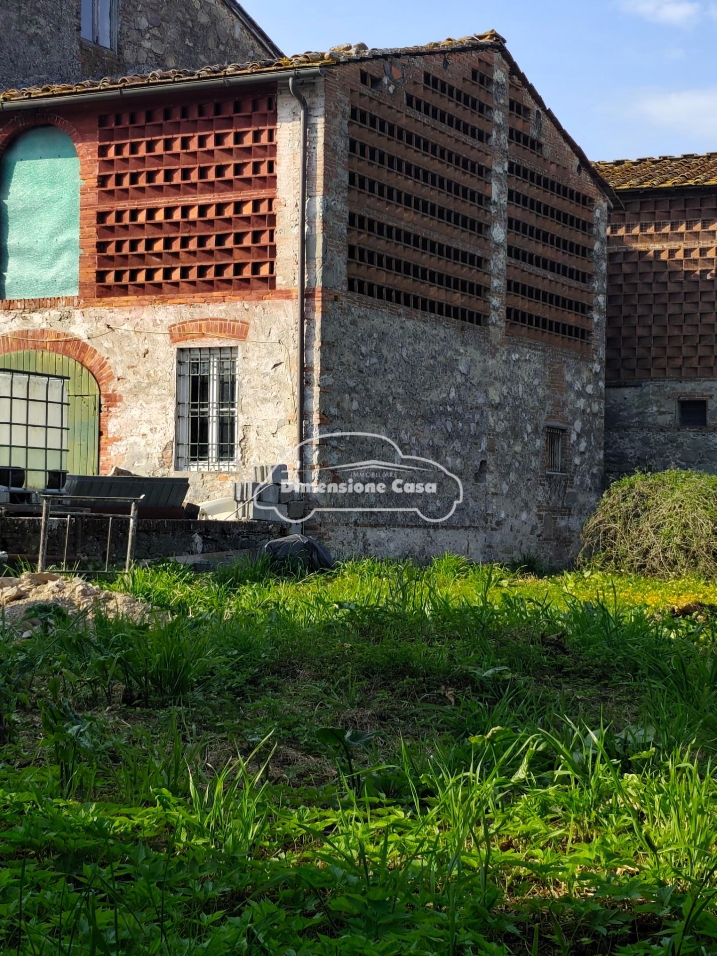 Casa indipendente con giardino, Capannori lunata