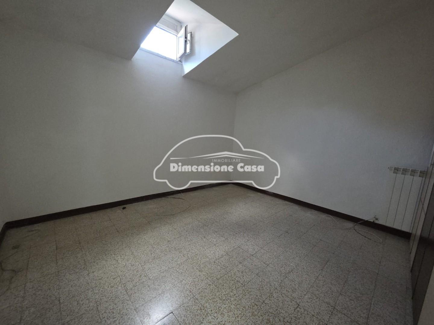 Attico con terrazzo, Lucca sesto di moriano