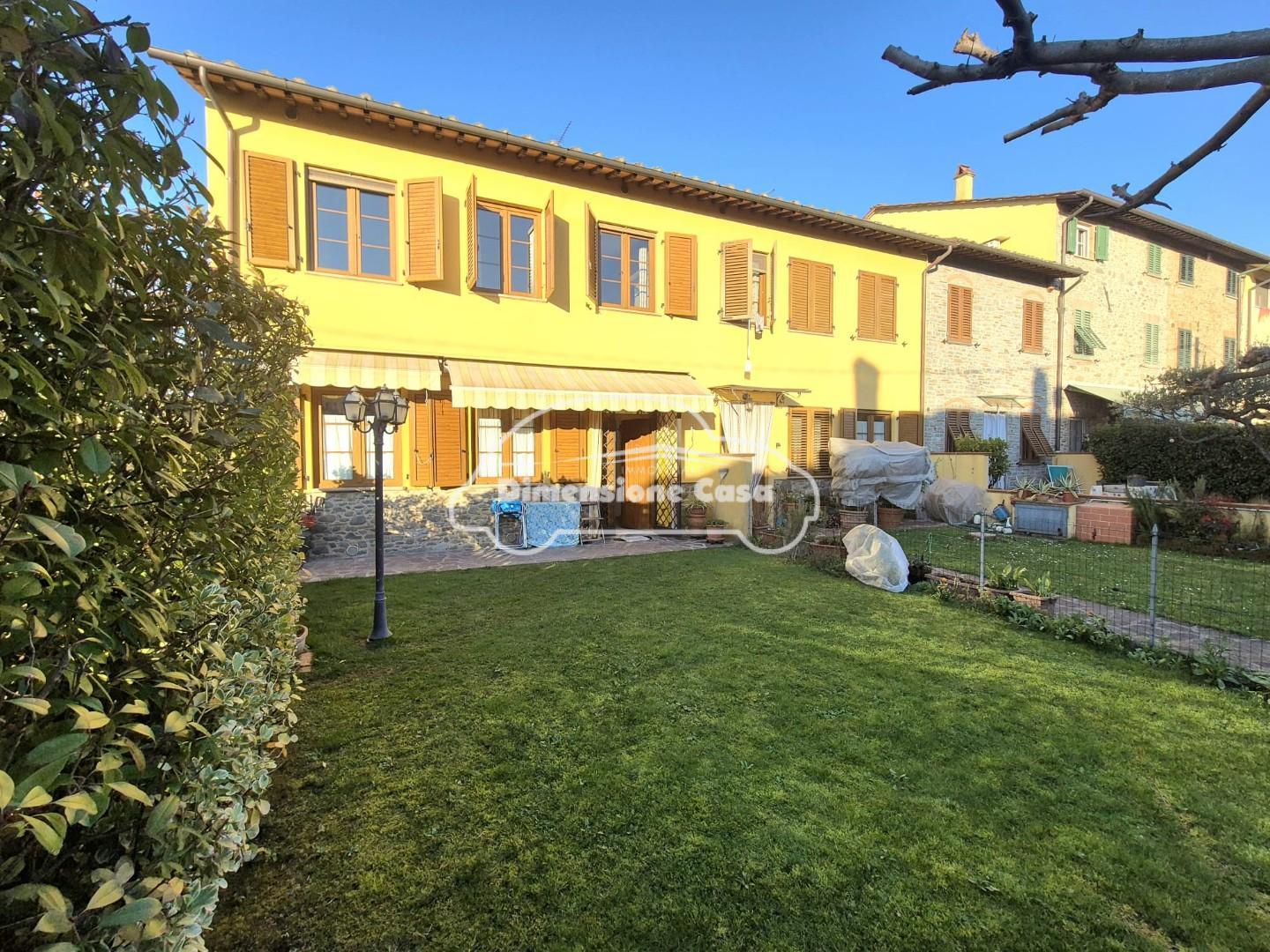 Appartamento con giardino, Capannori lammari