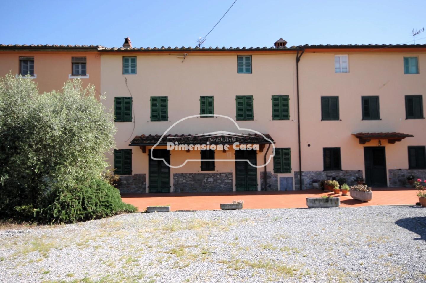 Casa indipendente con giardino, Capannori marlia