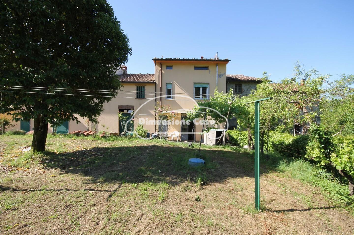 Casa indipendente con giardino, Capannori marlia