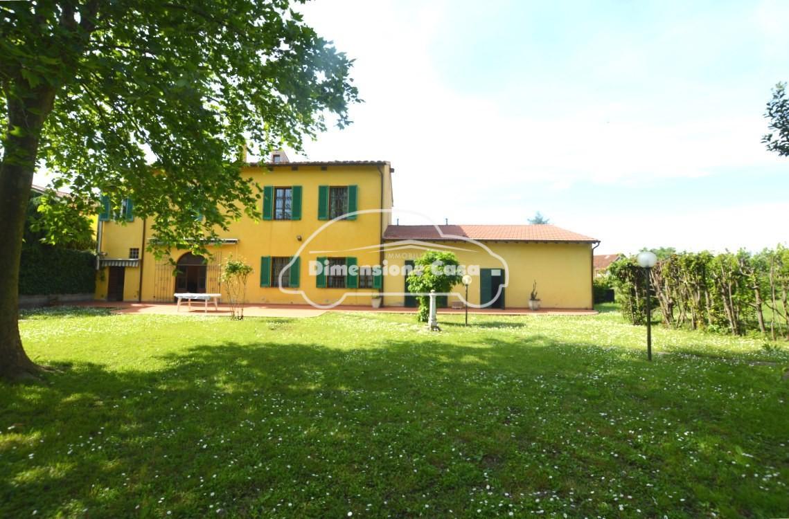 Villa Bifamiliare con giardino, Pisa cisanello