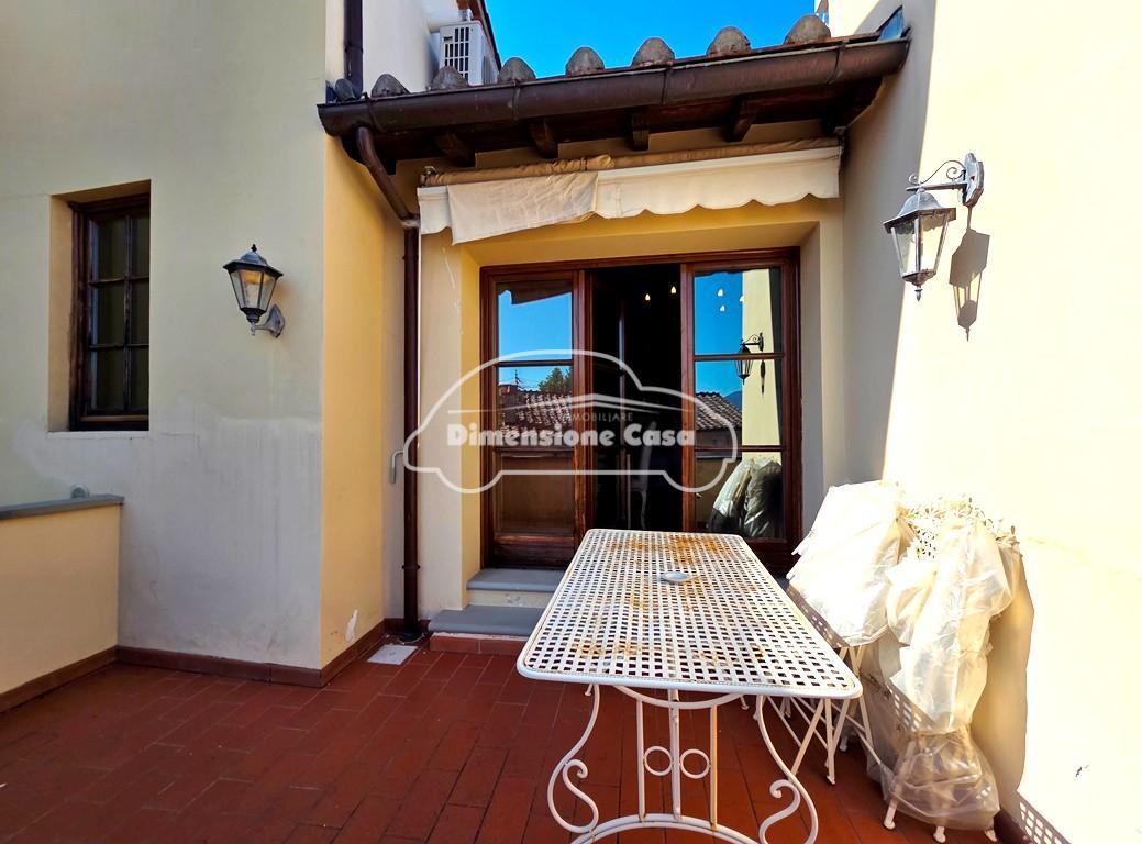 Trilocale arredato in affitto, Lucca centro storico