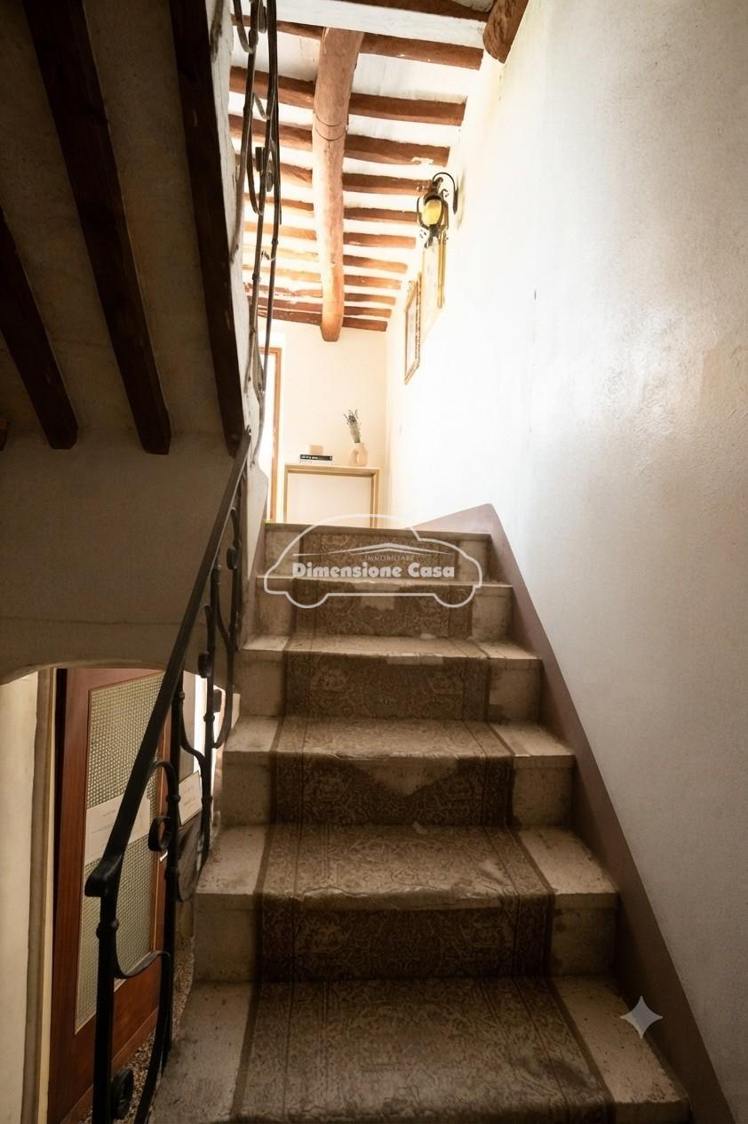 Casa indipendente con terrazzo, Capannori massa macinaia