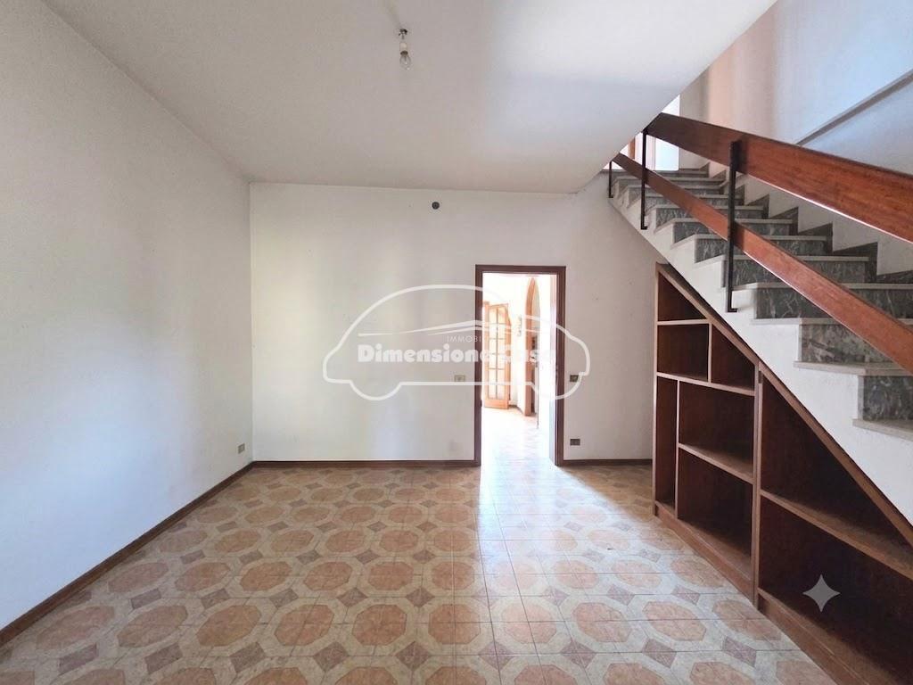 Casa indipendente da ristrutturare a Porcari